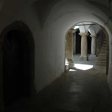 And Na Poljani Gasthuis Škofja Loka