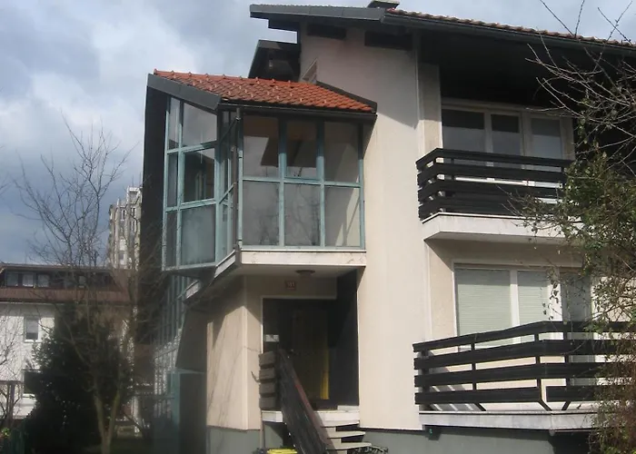 And Na Poljani Hiša za goste 3*