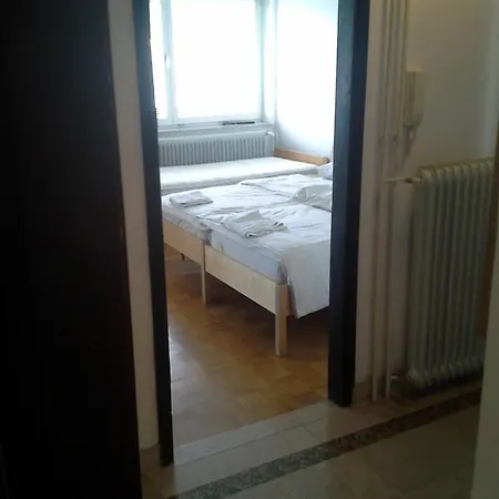 Konukevi And Na Poljani 3*