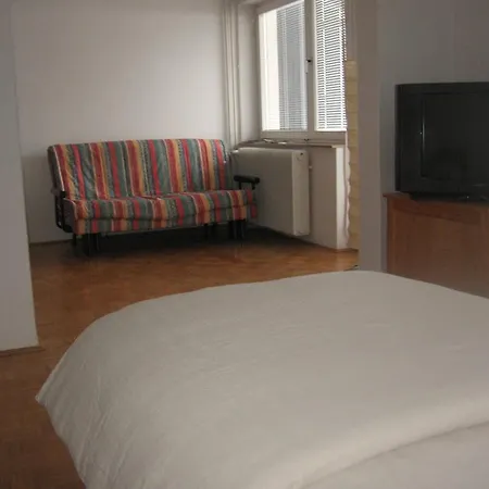 And Na Poljani 3* Škofja Loka